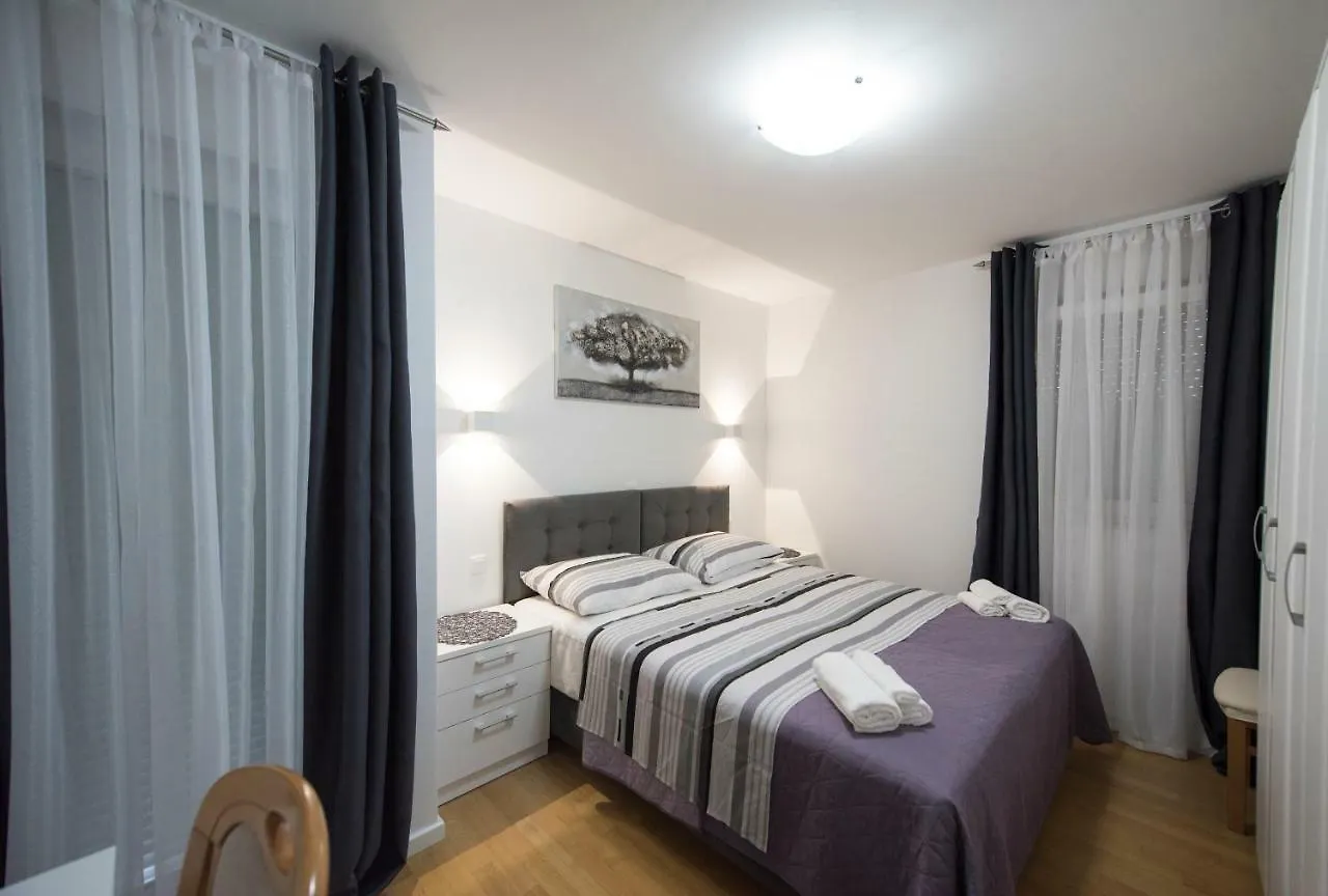 Domy Apartment Split 0*,  Croatia